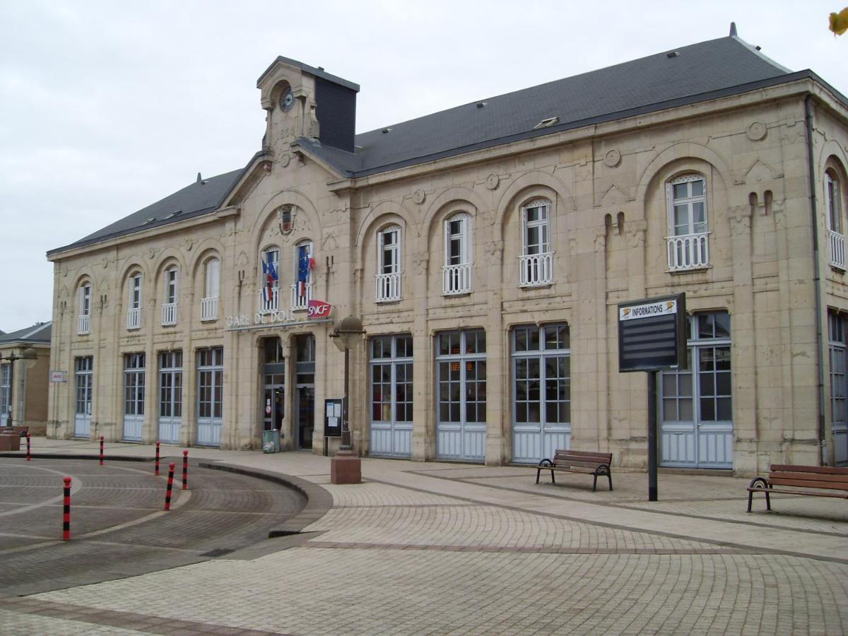 فندق دولفي  Le Relais De La Gare المظهر الخارجي الصورة